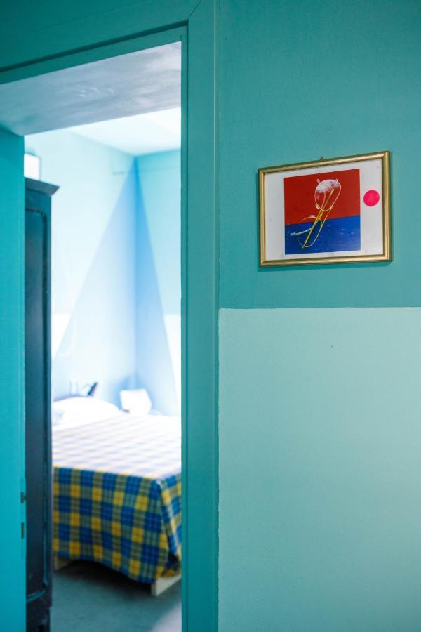 La Bougainville Tuscan Riviera B&B เวียเรจโจ ภายนอก รูปภาพ