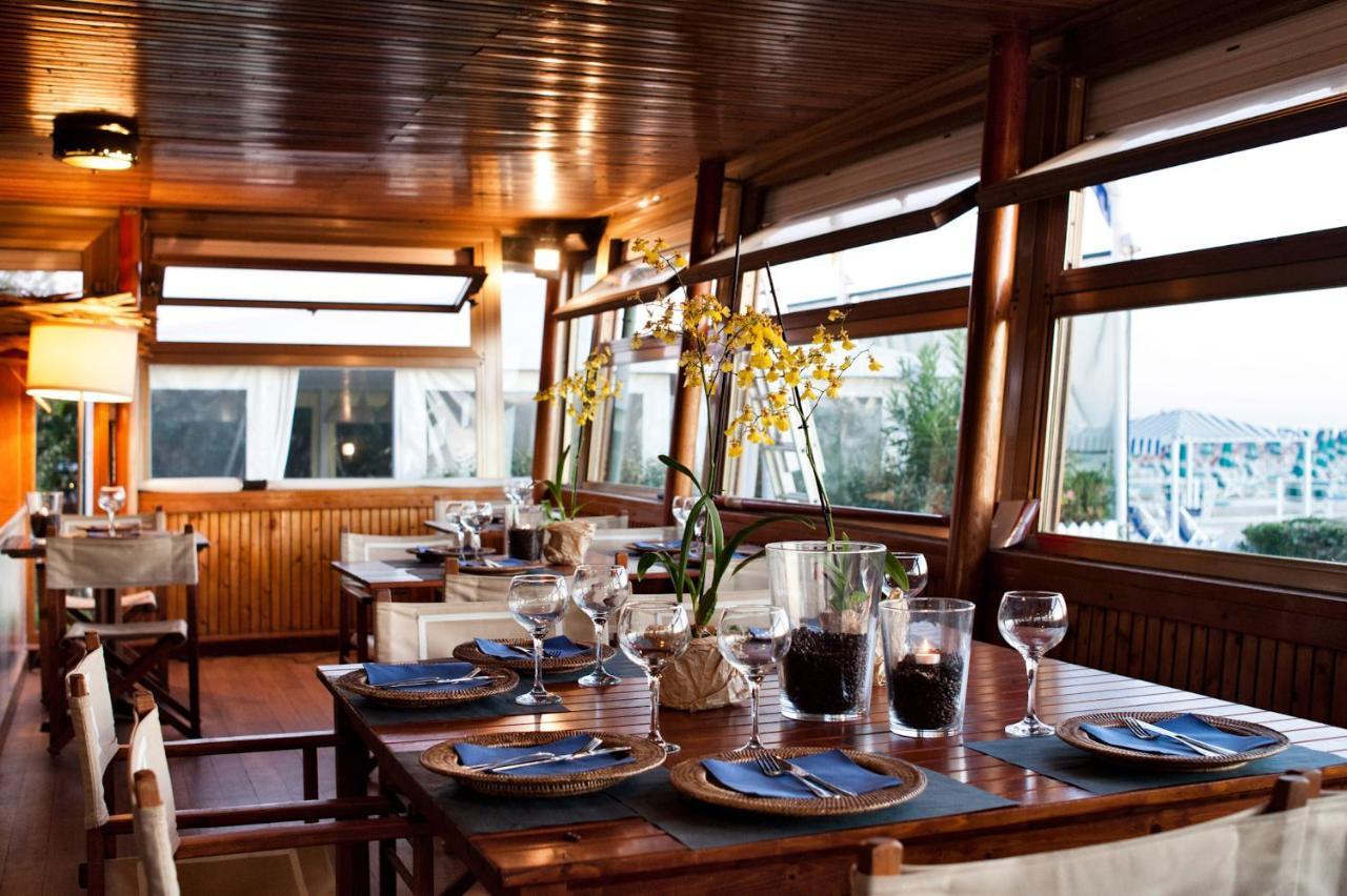 La Bougainville Tuscan Riviera B&B เวียเรจโจ ภายนอก รูปภาพ